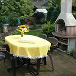 Casa vacanze Mit Indoorpool- Garten Und Partyraum By Interhome *