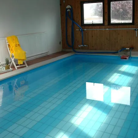 Prázdninový dům Mit Indoorpool- Garten Und Partyraum By Interhome