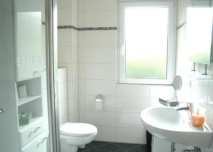 Dom wakacyjny Mit Indoorpool- Garten Und Partyraum By Interhome *